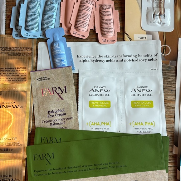 69 Avon Skincare Samples - Picture 11 of 12